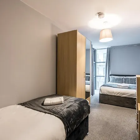 Daire Host & - The Baltic Base Liverpool