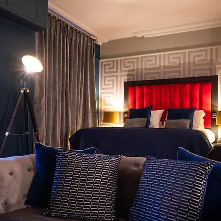 62 Castle Street Hotel