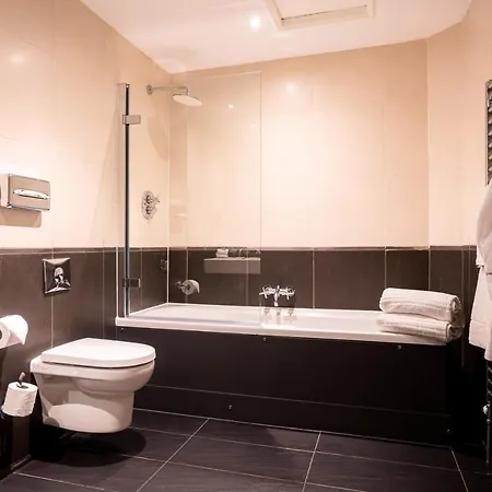 Hotel \u00bfcu\u00e1les Son Mejores Cerca De Royal Dock Liverpool?
