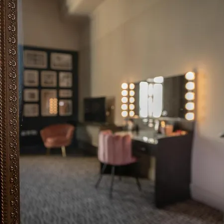 62 Castle Street Hotel 4*