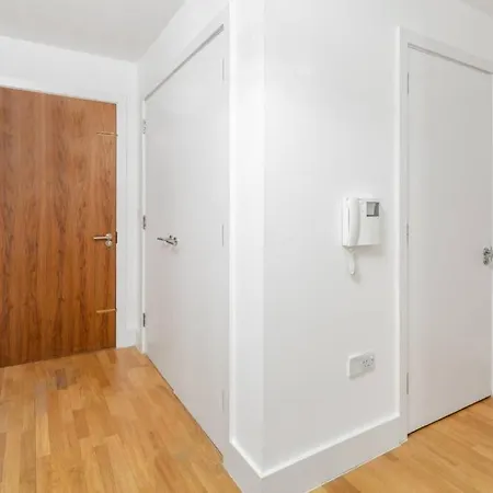 Apartment Centre Apt Sleeps 10 Liverpool