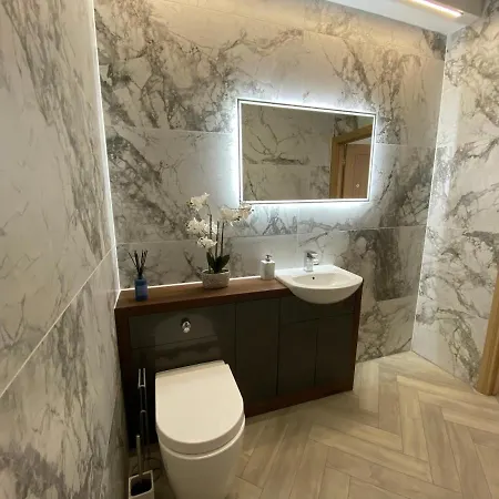 Апарт-отель Eleanor Rigby Apts Stanley Street 4*