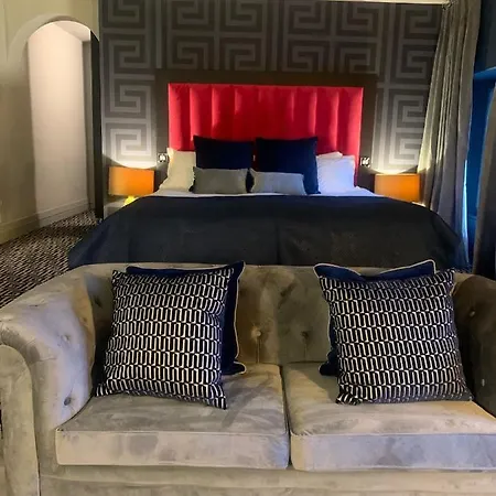 Hotel 62 Castle Street 4*