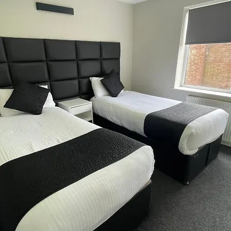 Mays - 102 Mill Street, Free Parking, 2 Minute Walk To Baltic Market And Centre - Sleep 1-10 Guests Apart Otel