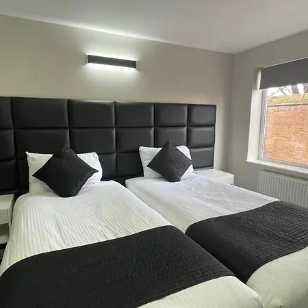 Apart Otel Mays - 102 Mill Street, Free Parking, 2 Minute Walk To Baltic Market And Centre - Sleep 1-10 Guests