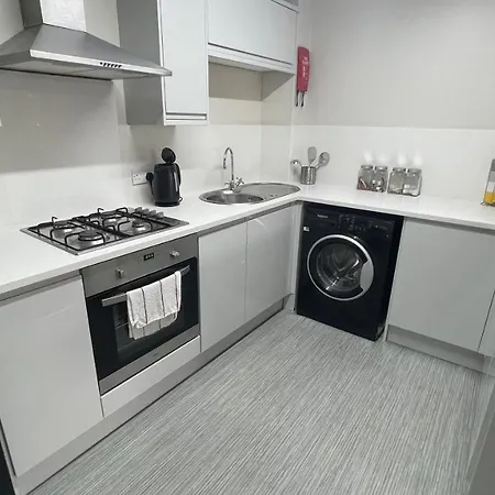 Mays - 102 Mill Street, Free Parking, 2 Minute Walk To Baltic Market And Centre - Sleep 1-10 Guests Apart Otel Liverpool