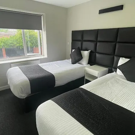 Mays - 102 Mill Street, Free Parking, 2 Minute Walk To Baltic Market And Centre - Sleep 1-10 Guests