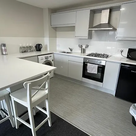 Mays - 102 Mill Street, Free Parking, 2 Minute Walk To Baltic Market And Centre - Sleep 1-10 Guests 3*
