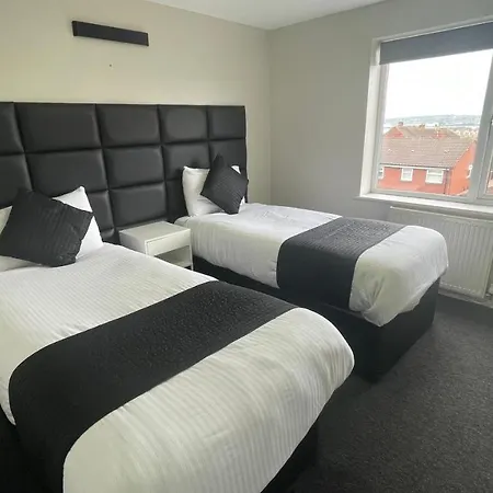 Mays - 102 Mill Street, Free Parking, 2 Minute Walk To Baltic Market And Centre - Sleep 1-10 Guests Liverpool