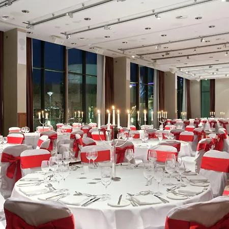 Hilton Centre Hotel 4*