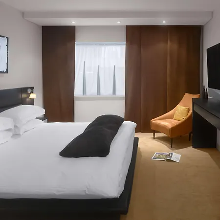 Radisson Blu Hotel, Hotel
