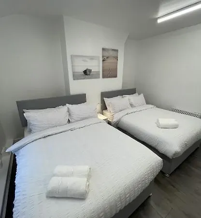 Hotell County Road 4*
