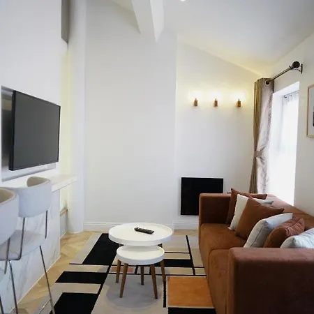 Trueman Court Luxury Serviced 5*
