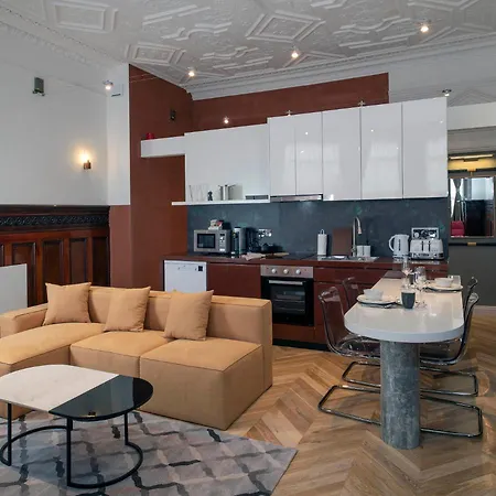 Trueman Court Luxury Serviced 5*