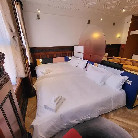 Trueman Court Luxury Serviced Apart Otel