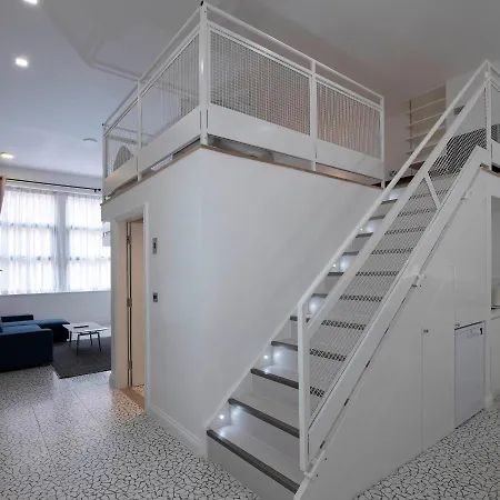 Trueman Court Luxury Serviced Apart Otel