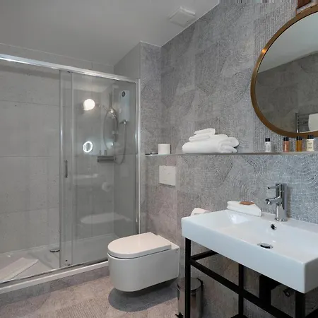 Trueman Court Luxury Serviced Apart Otel Liverpool
