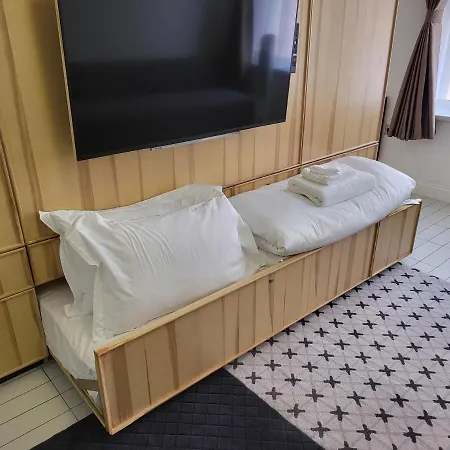Trueman Court Luxury Serviced Apart Otel 5*