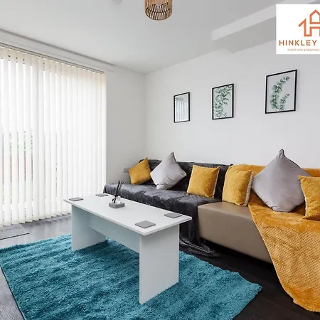 Newbuild 4bed - Centre - Free Secure Parking! By Hinkley Homes Short Lets & Serviced ليفربول