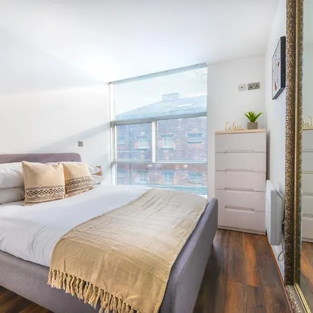 Apartamento Free Parking Balcony Modern 2 Bed Citycentre Liverpool