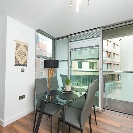 Apartamento Free Parking Balcony Modern 2 Bed Citycentre Liverpool