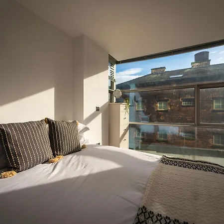 Free Parking Balcony Modern 2 Bed Citycentre Apartamento *