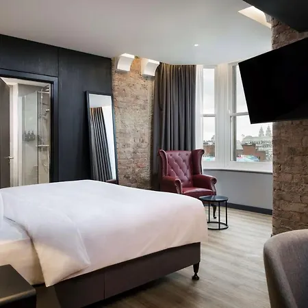 Radisson Red Hotel, 4*