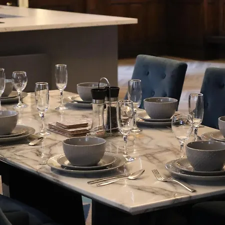16 Queen Avenue Collection By Happy Days Apartamento *