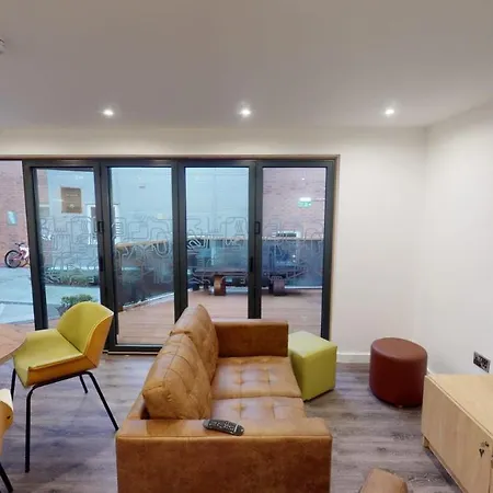 Great Newton House In Appartamento