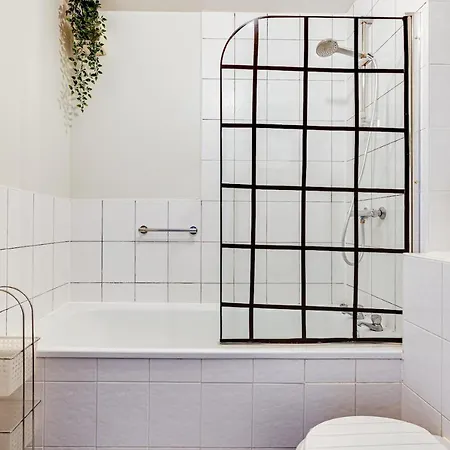 Cosy 2br Modern With Free Parking