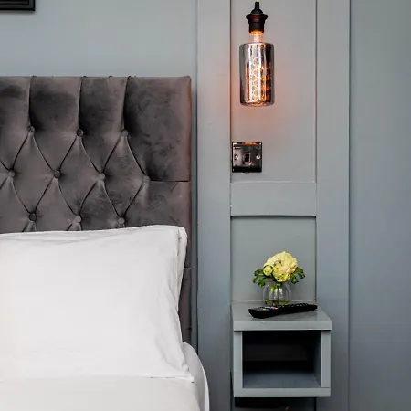 Phoenix Hotel 4*