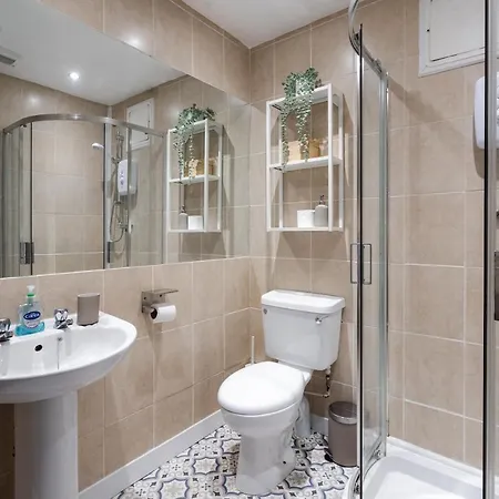 Rodney Street Townhouse & Apartments, & Stylish *