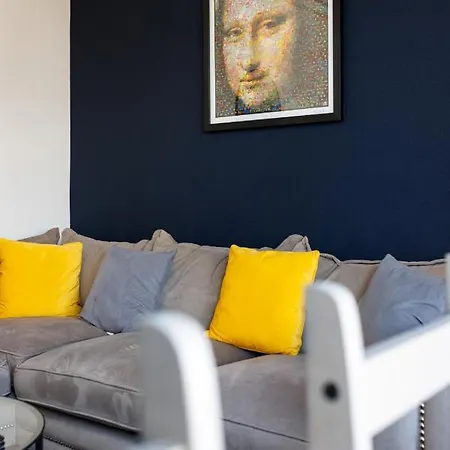 Hébergement de vacances Flatzy - Huge 7 Bed House Close To Football Stadiums