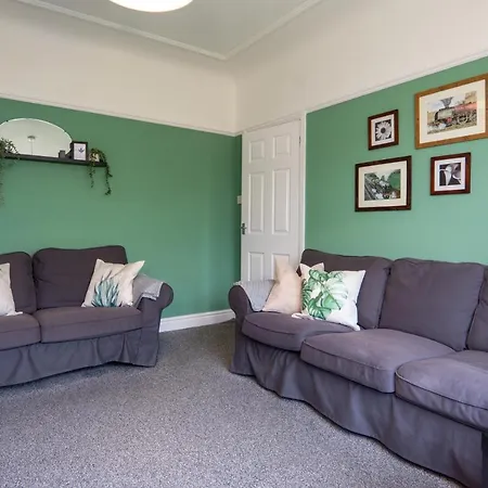 Strawberry Fields House - Air Host & - 3 Bedroom Liverpool