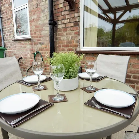 Strawberry Fields House - Air Host & - 3 Bedroom * Liverpool