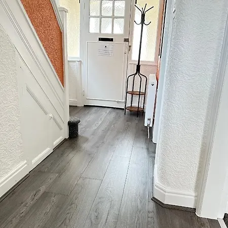 Strawberry Fields House - Air Host & - 3 Bedroom Liverpool