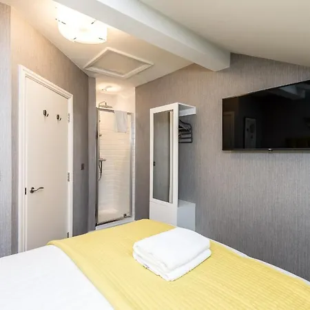 Ferienhaus Host & - The Pilgrim Coach Liverpool