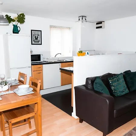 2 Bedroom - Hosted By Seren 公寓