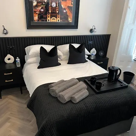 Hotel 128 Anfield Road *