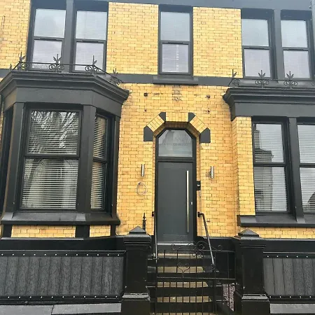 128 Anfield Road Hotel *