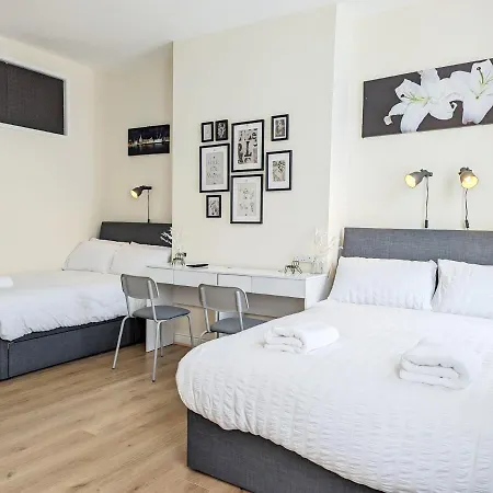 Сasa de vacaciones Guest In Anfiled Near Stadium, Free Parking