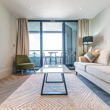Host - Malmaison Apartman