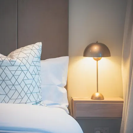 Host - Malmaison Apartman *