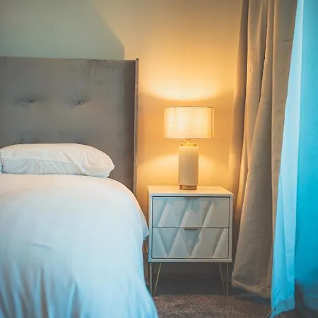 Host - Malmaison Apartman