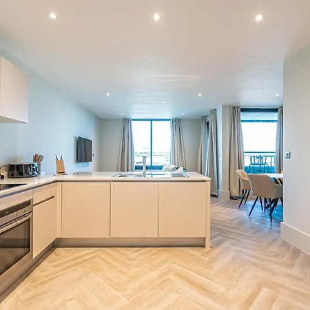 Host - Malmaison Apartman