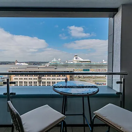 Host - Malmaison Apartman *