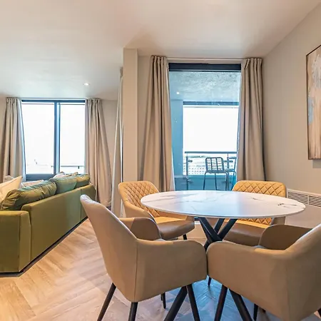 Host - Malmaison *