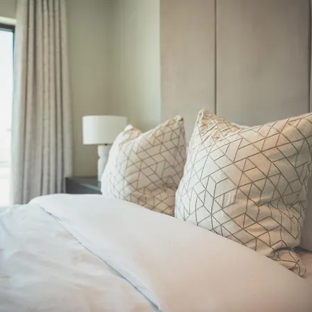 Host - Malmaison *