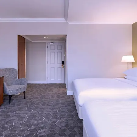 Отель Delta By Marriott Centre