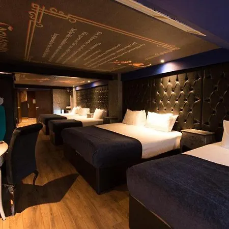 Hotel Arthouse